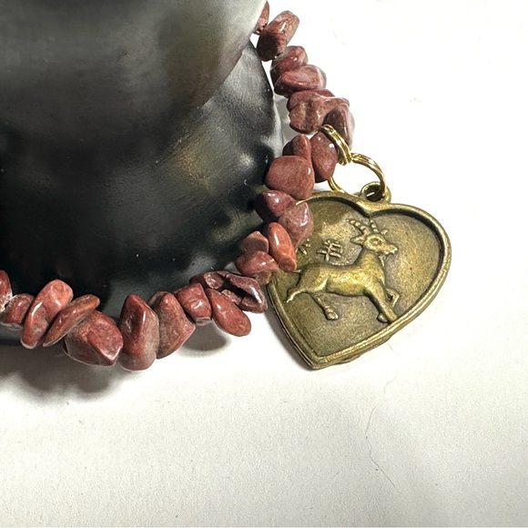 Chinese Goat Sign Charm Stretch Bracelet Natural Reddish Brown Stone Chips - Picture 3 of 4